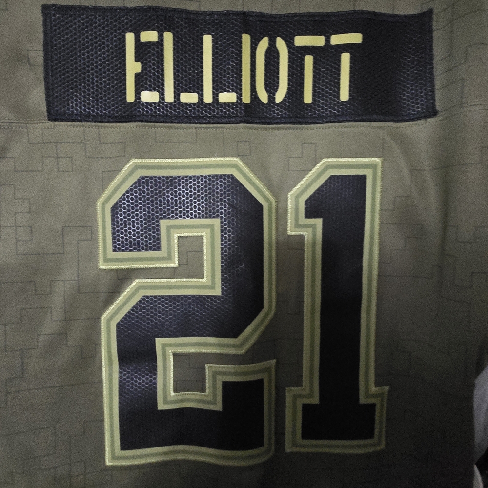 Dallas Cowboys Salute to Service women NFL Jersey - Picture 6 of 6